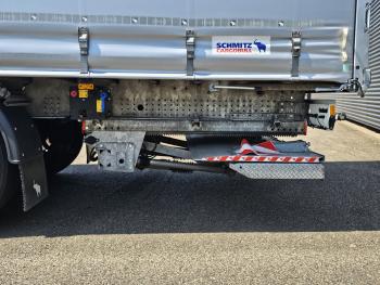 Schmitz SCB*S3 / TAIL LIFT -LBW / LIFT AXLE